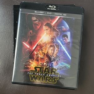 ⭐Star Wars: Force Awakens Blu-ray & DVD⭐